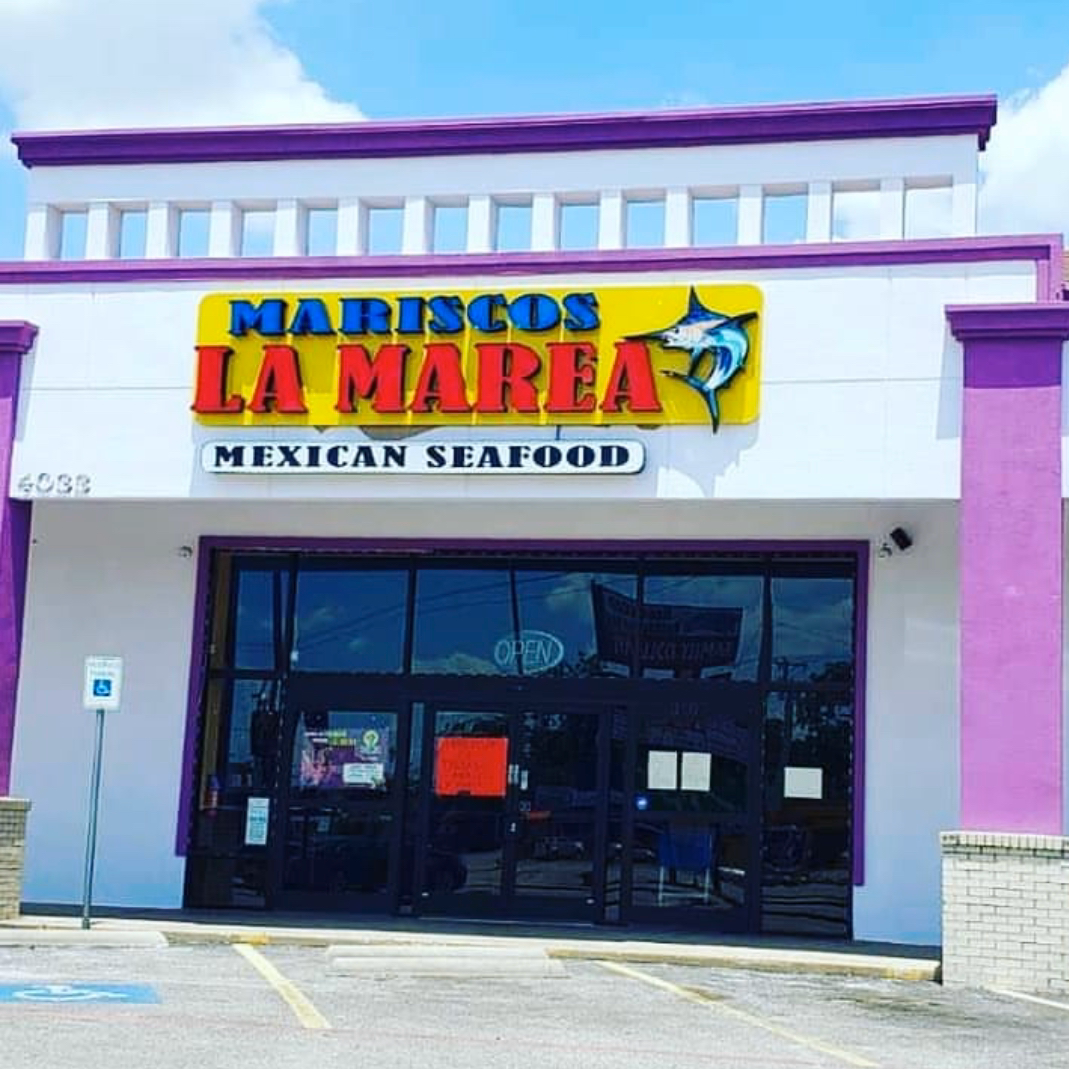 Mariscos La Marea Haltom City - Photo 5
