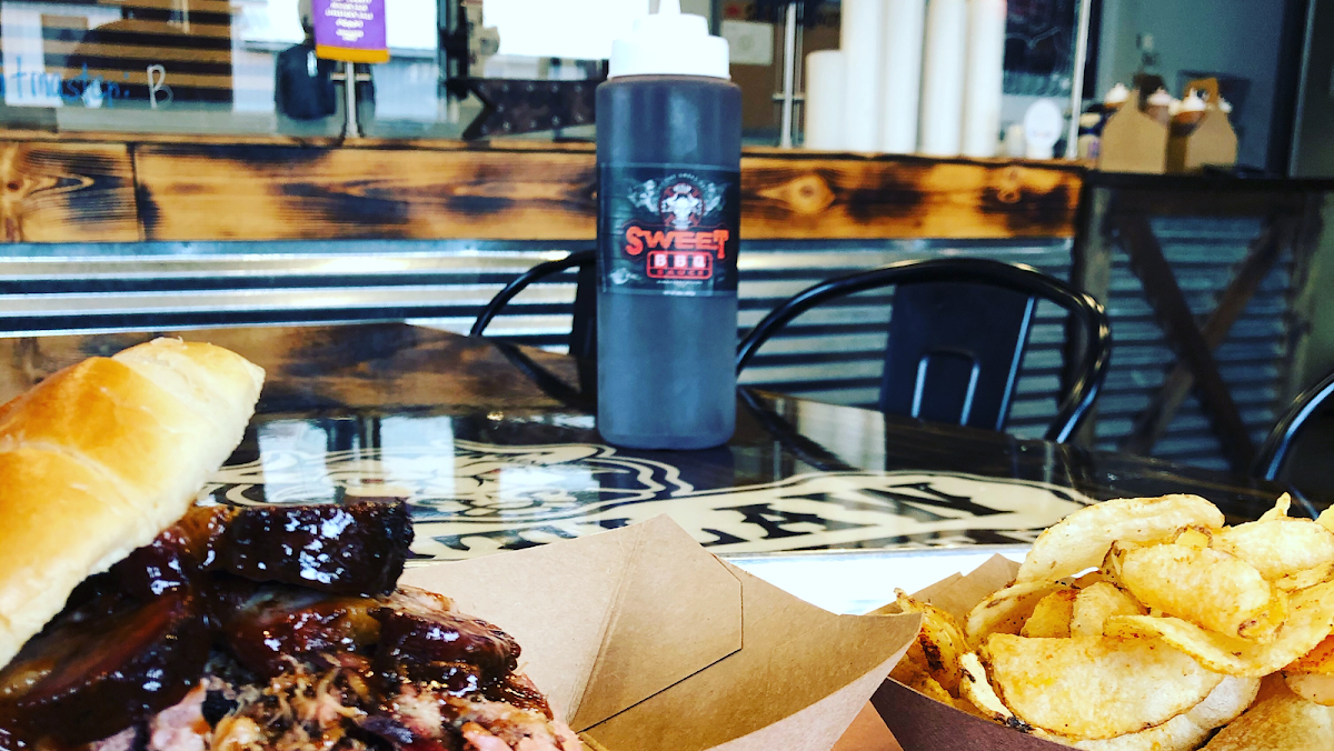 Outlaw Smokehouse - Photo 1