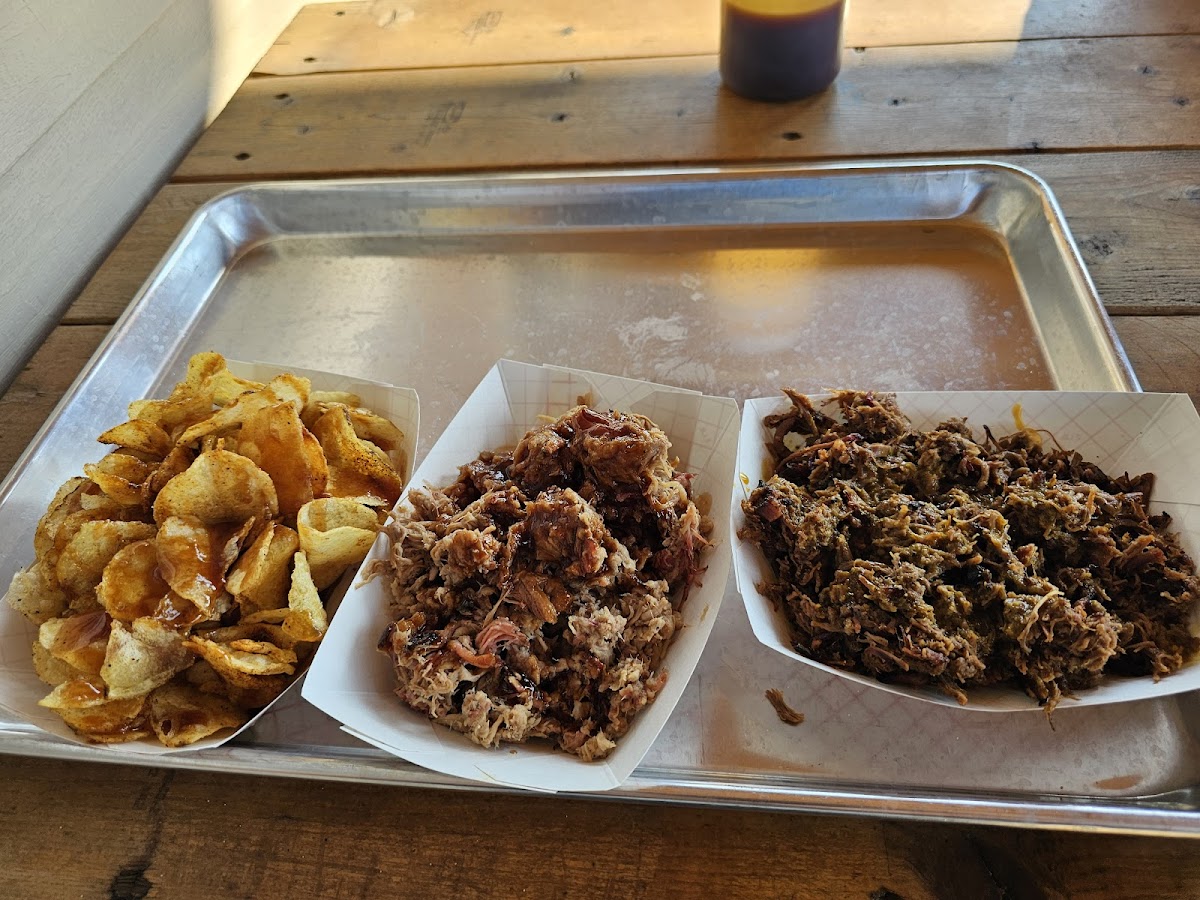 Outlaw Smokehouse - Photo 5