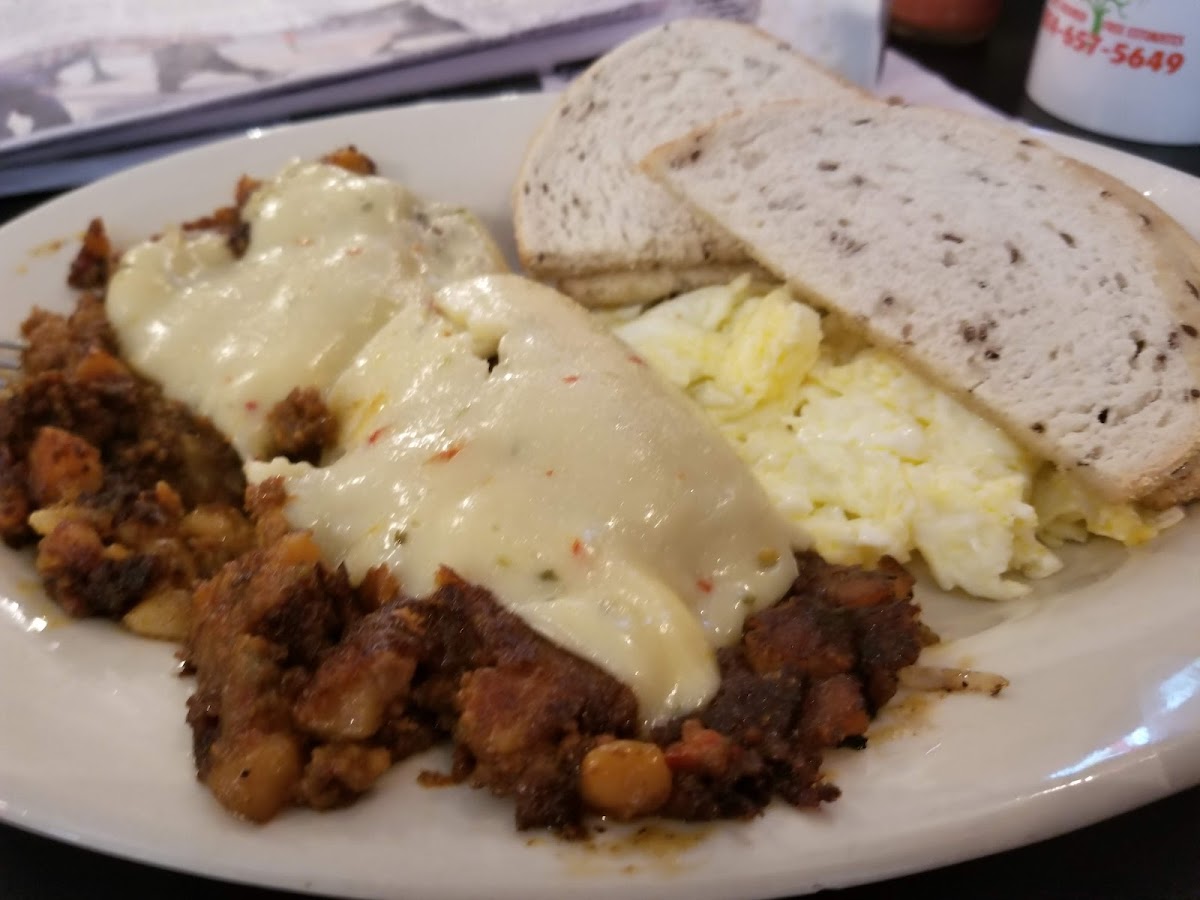 Casey's Restaurant & Lounge - Photo 6