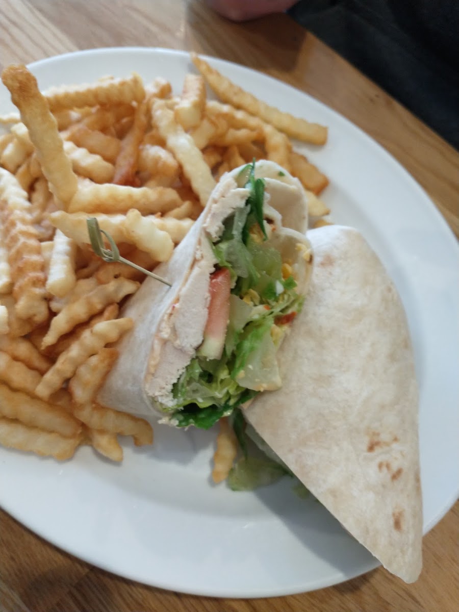 Lisa's Family Restaurant - Photo 6