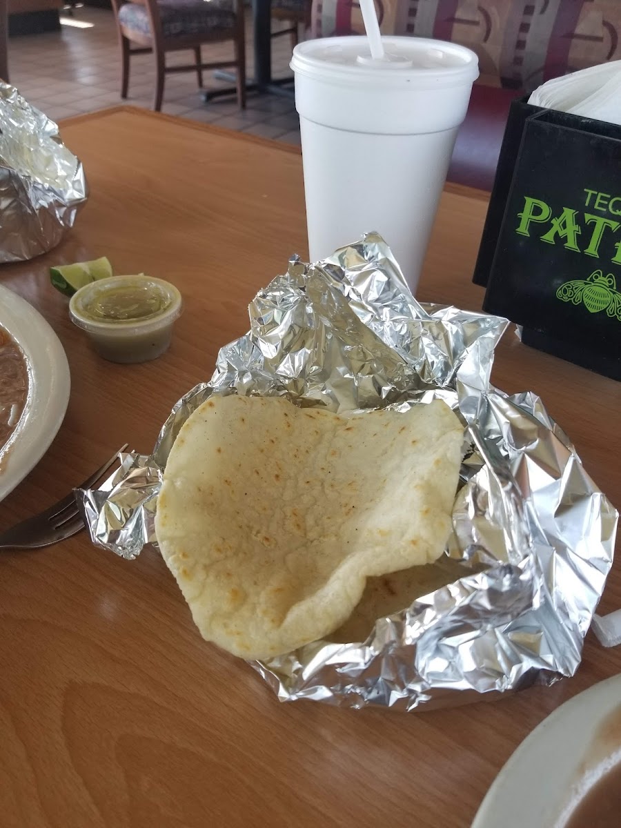 Chona's Restaurant - Schuyler - Photo 4