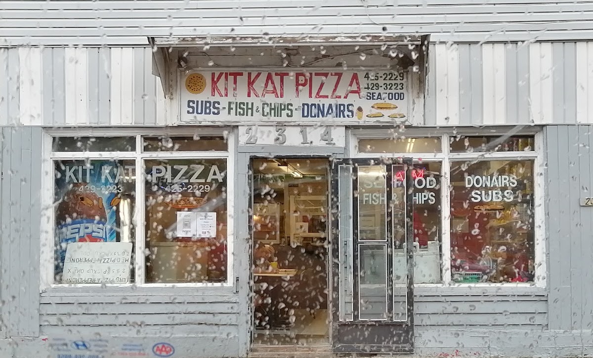 Kit Kat Pizza - Photo 1