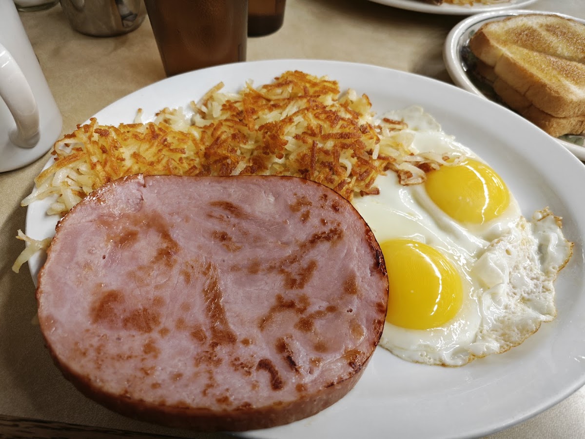 Shirley's Cafe - Photo 6