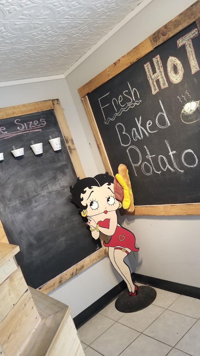 Vinces' Hot Dogs & MORE - Shopiere Rd. - Photo 5
