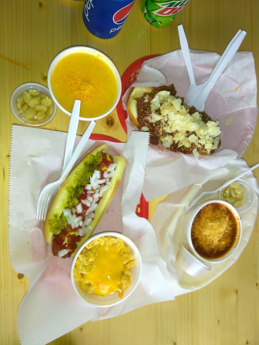 Vinces' Hot Dogs & MORE - Shopiere Rd. - Photo 7