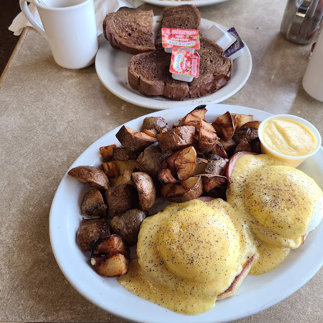 Eggs Benedict
