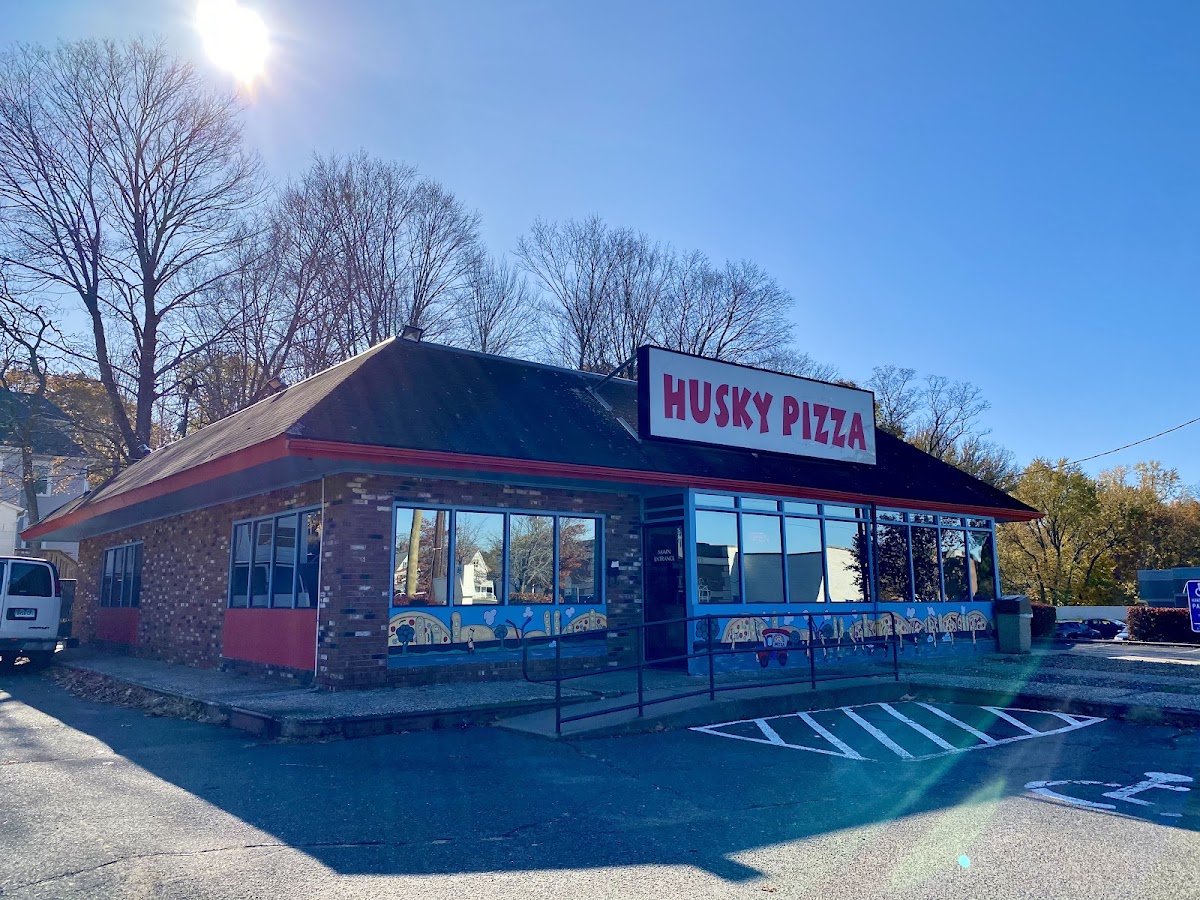 Husky Pizza - Photo 3