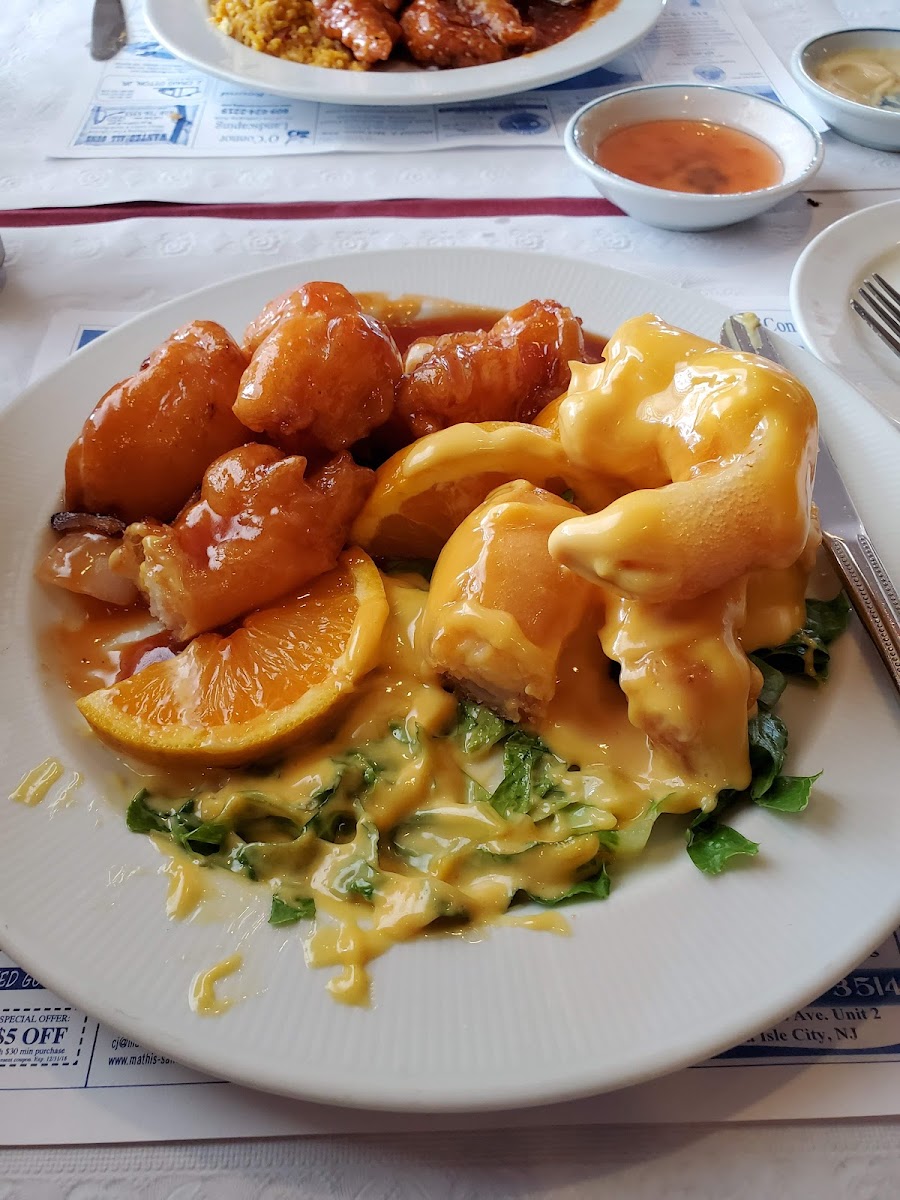 Fai's Chinese Restaurant - Photo 1