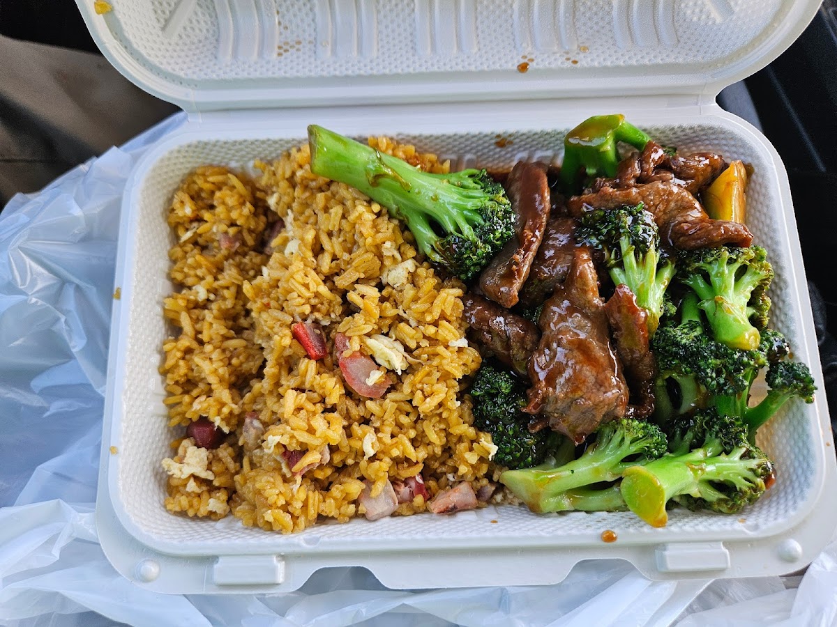 Fai's Chinese Restaurant - Photo 4