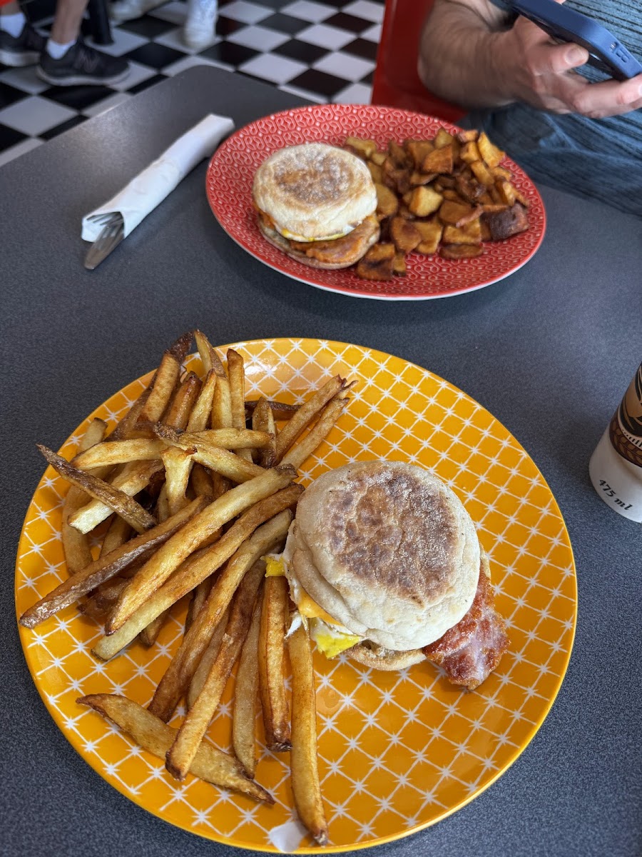 Dohboy's Diner - Photo 9