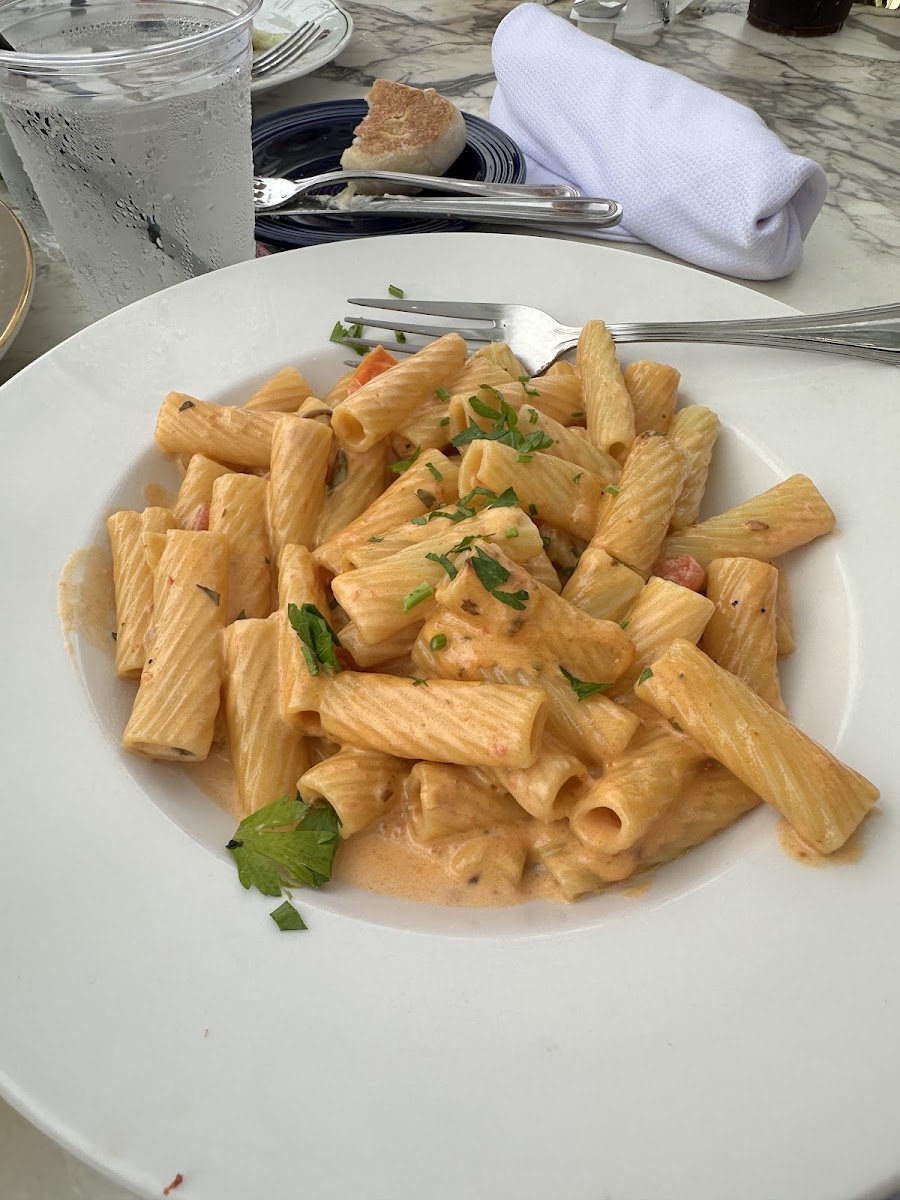 Lamberti's Sunset Marina & Restaurant - Photo 2