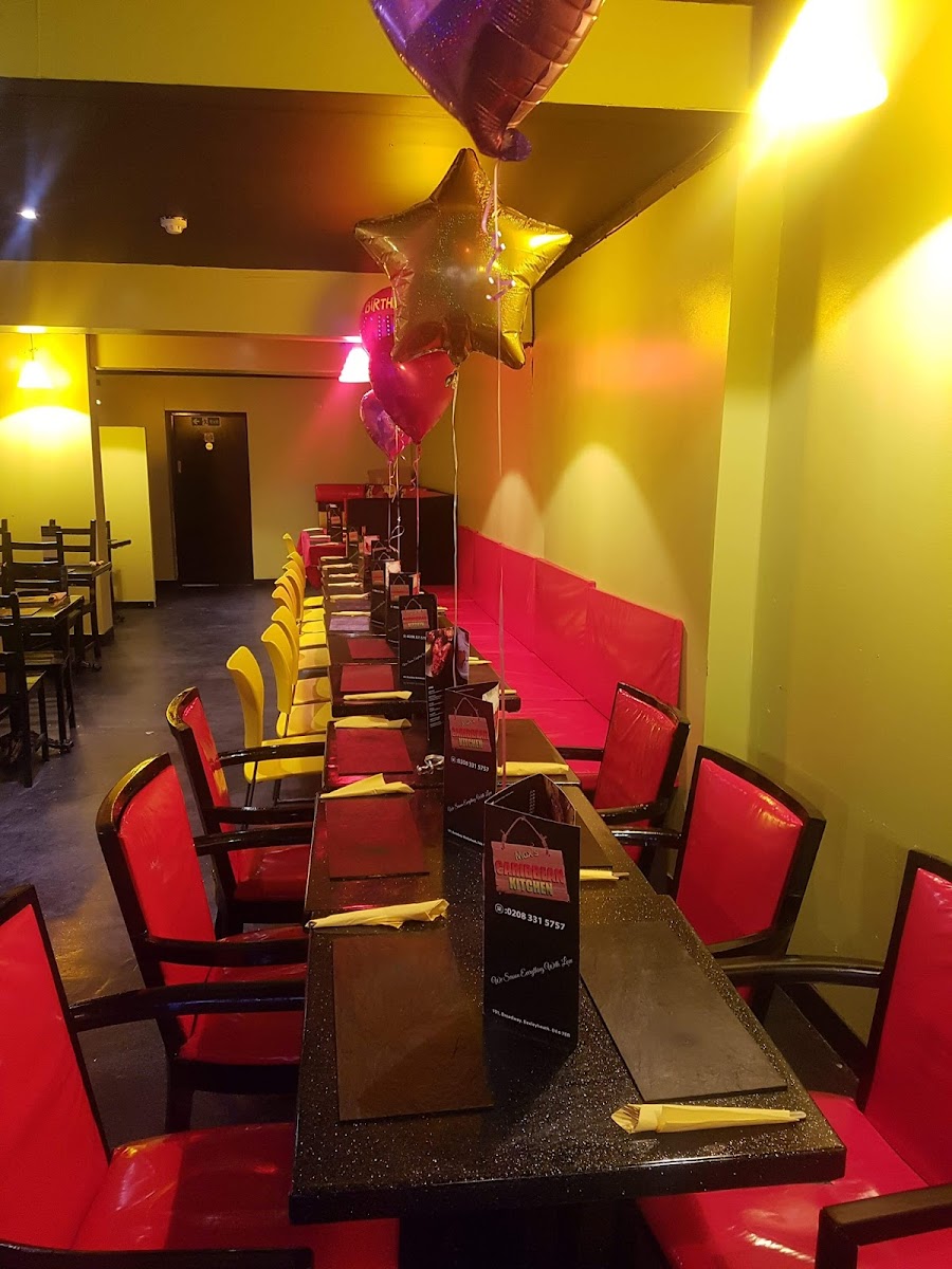 Max’s Kitchen - Photo 2