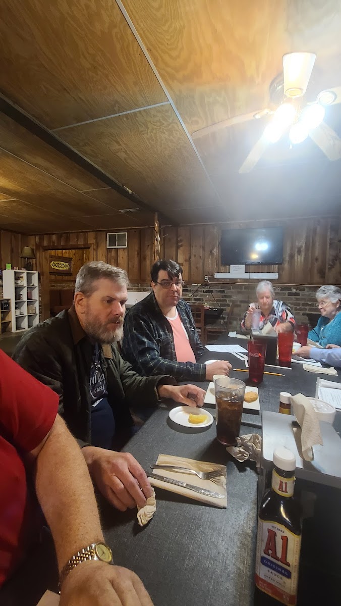 Ruben's Fish and Steak House - Photo 2