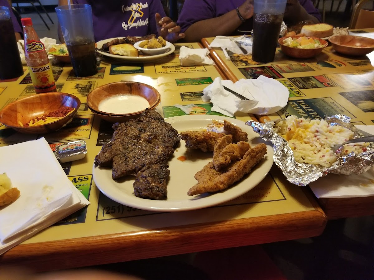 Ruben's Fish and Steak House - Photo 3
