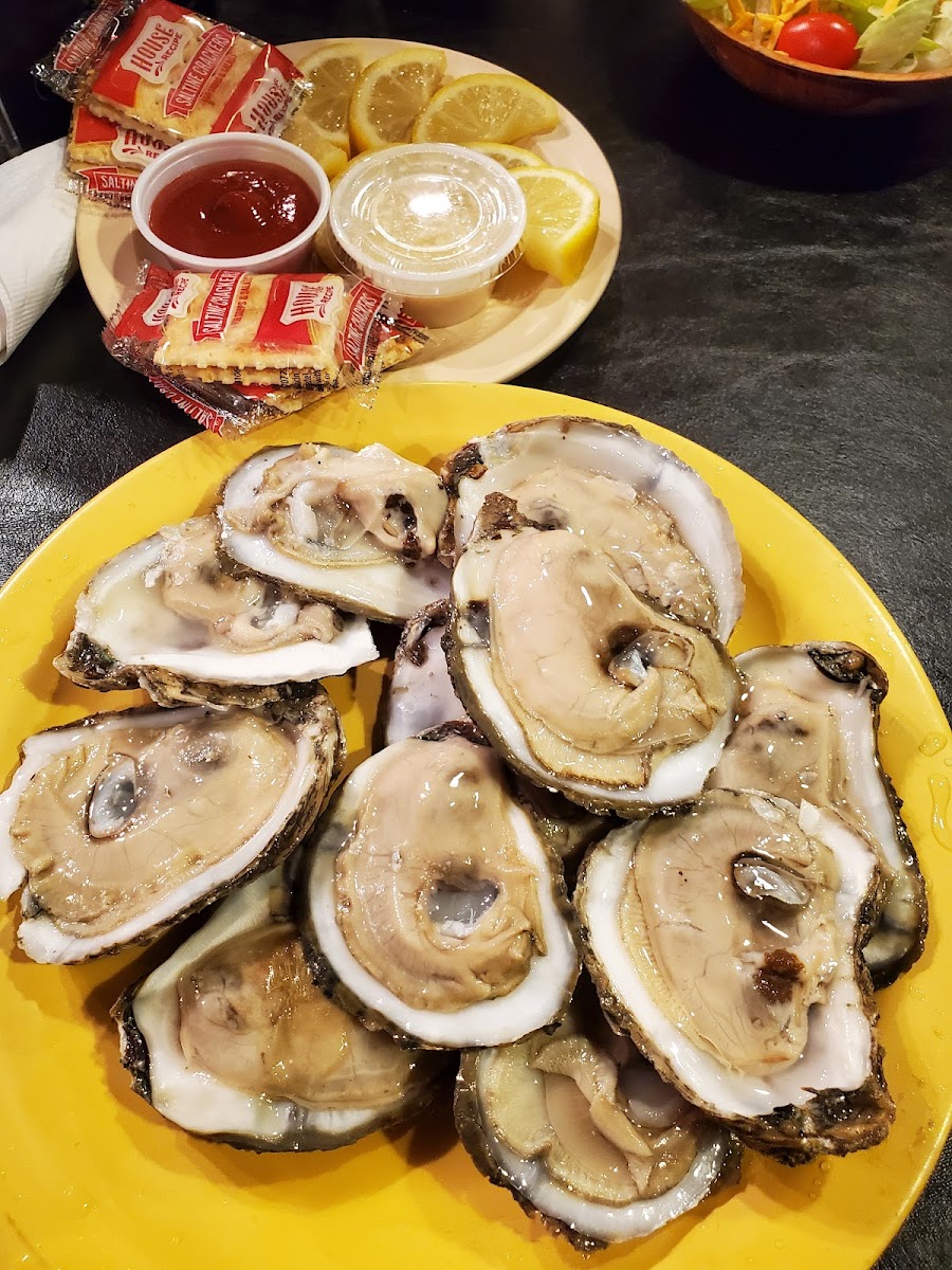 Ruben's Fish and Steak House - Photo 5
