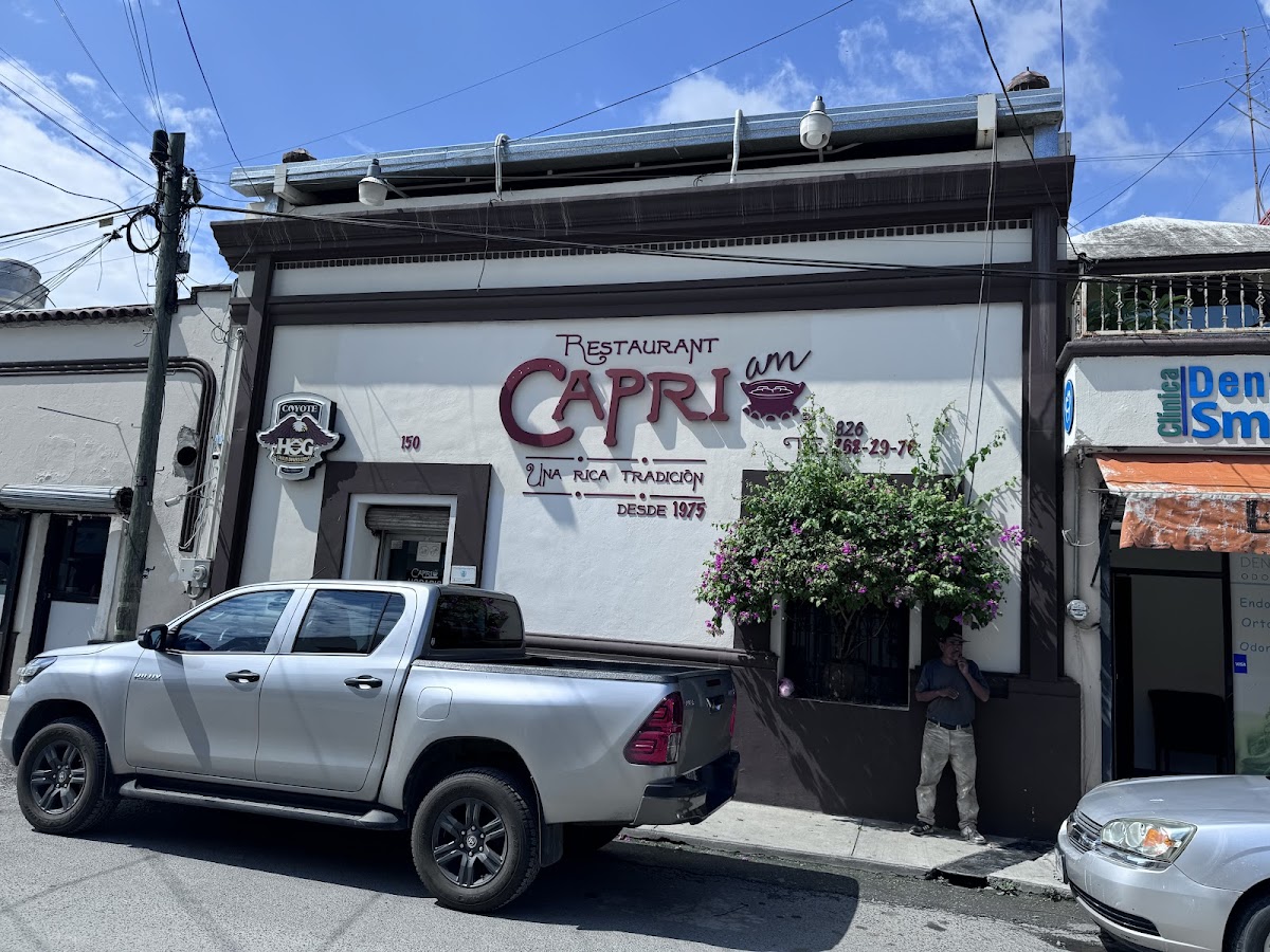 Restaurante Cafe Capri - Photo 4