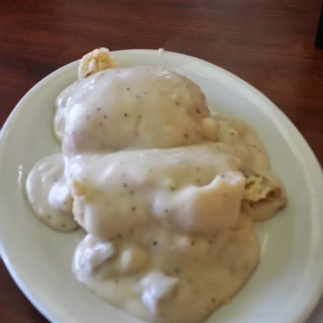 Senior Biscuit & Gravy