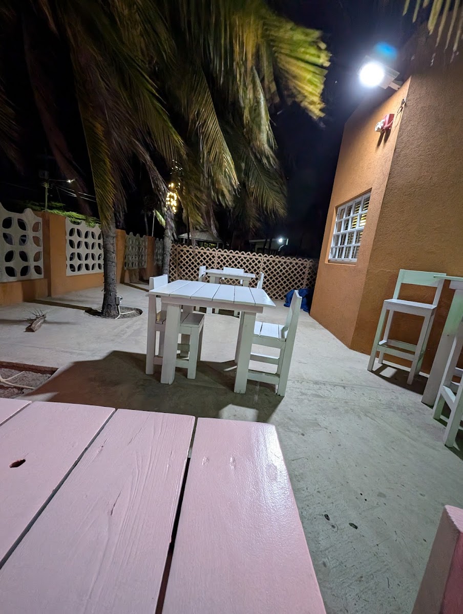 Jo-Ann Bar & Restaurant - Photo 7