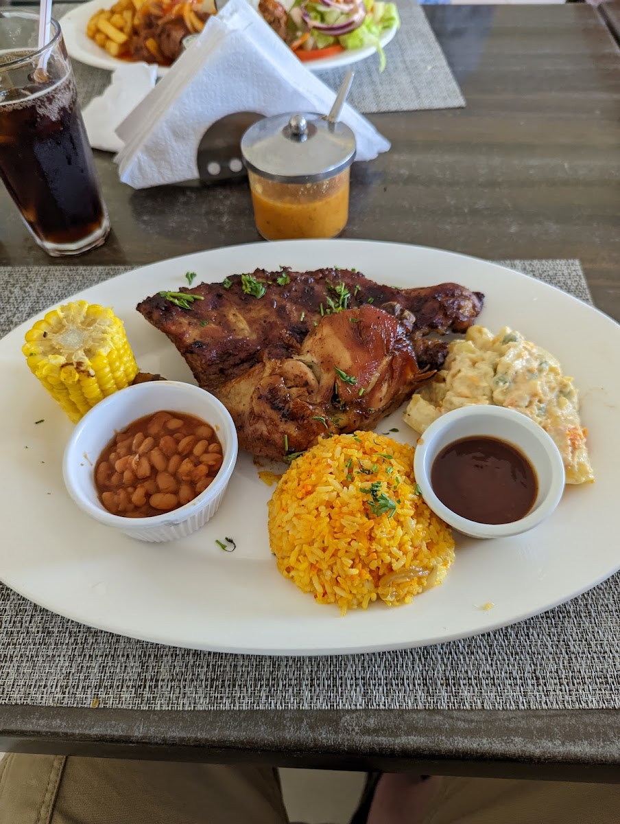 Jo-Ann Bar & Restaurant - Photo 8