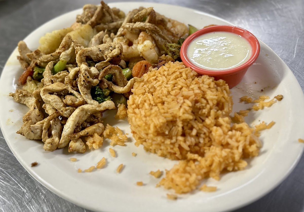 El VALLARTA MEXICAN RESTAURANT - Photo 5