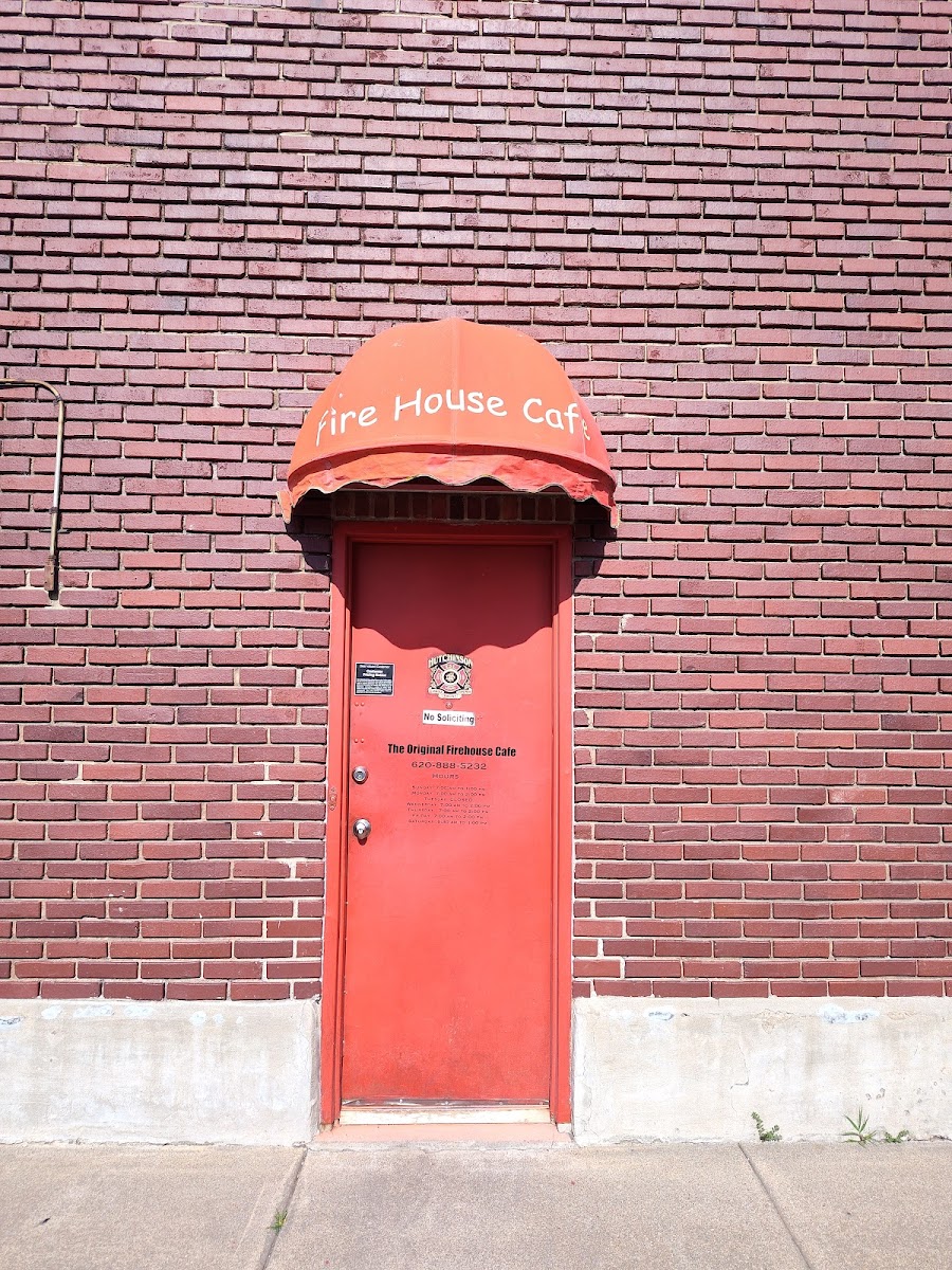 Firehouse Cafe - Photo 4