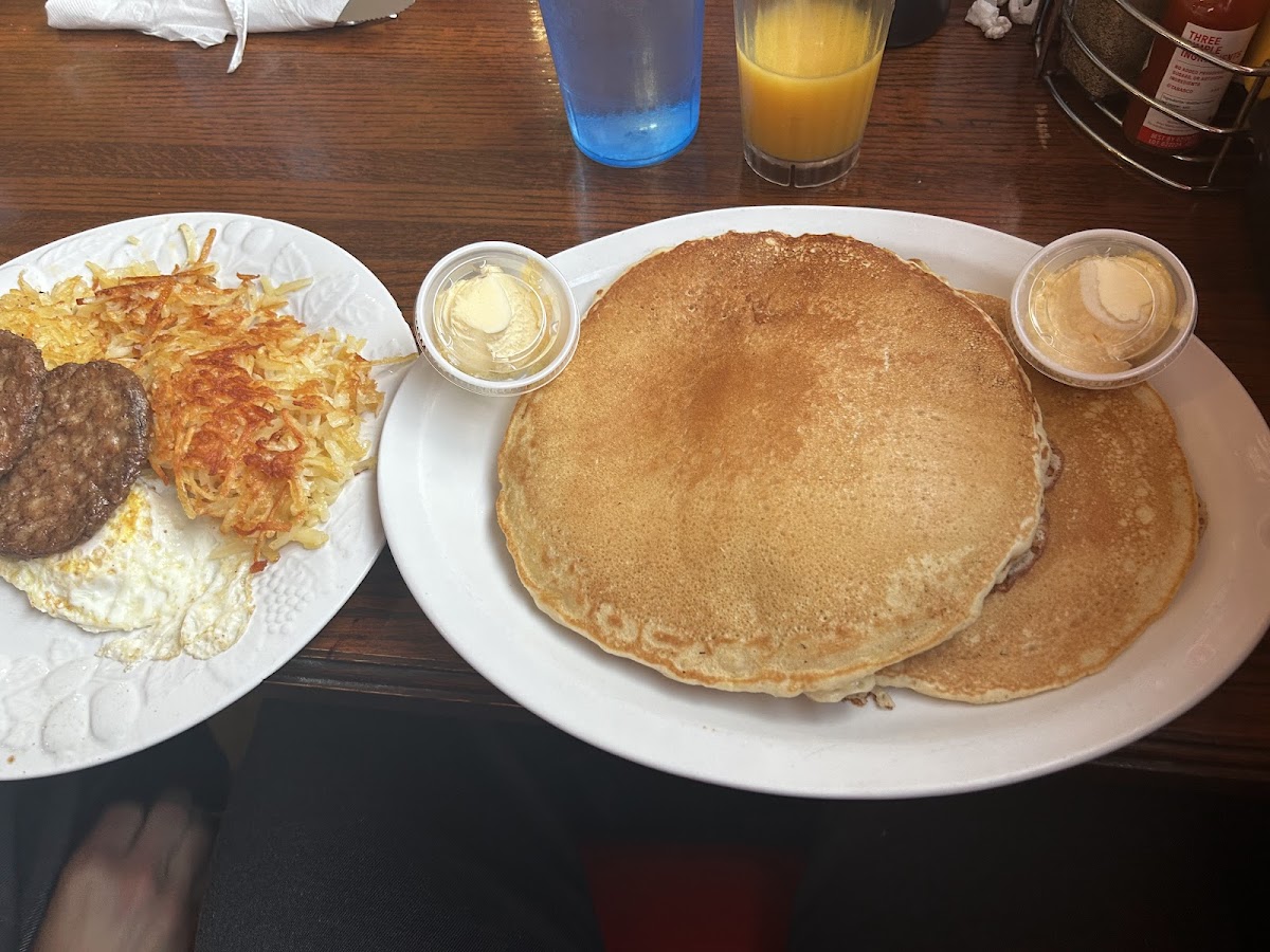 Firehouse Cafe - Photo 6