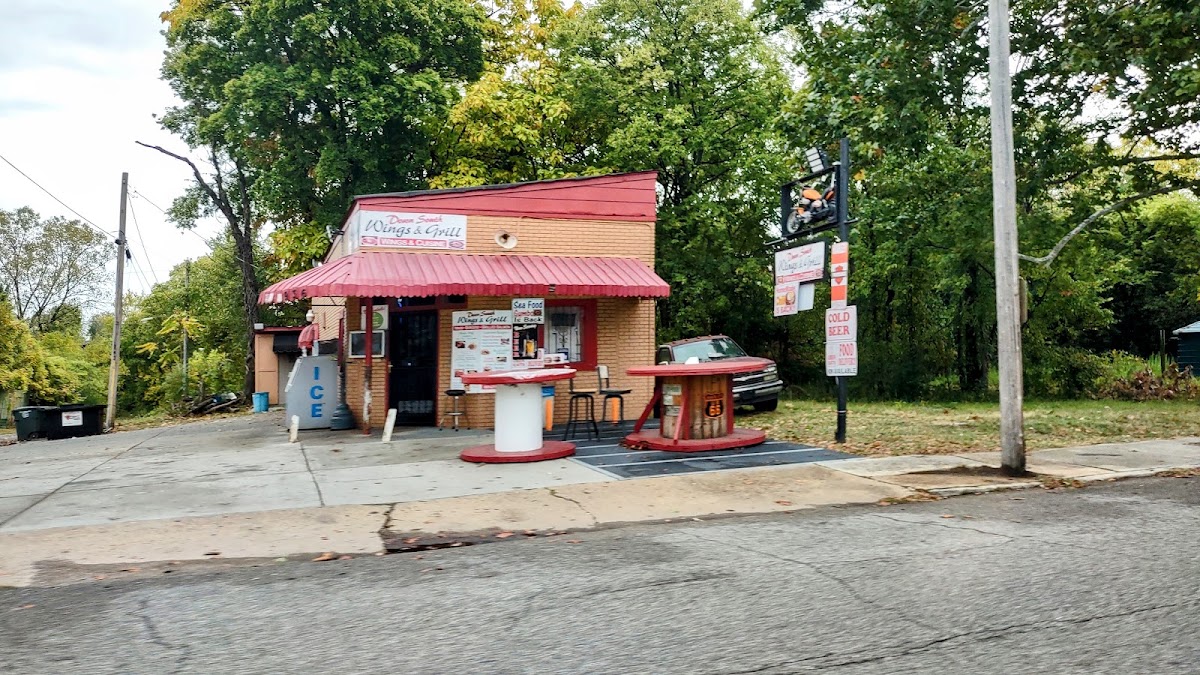 Down South Wings & Grill - Photo 2