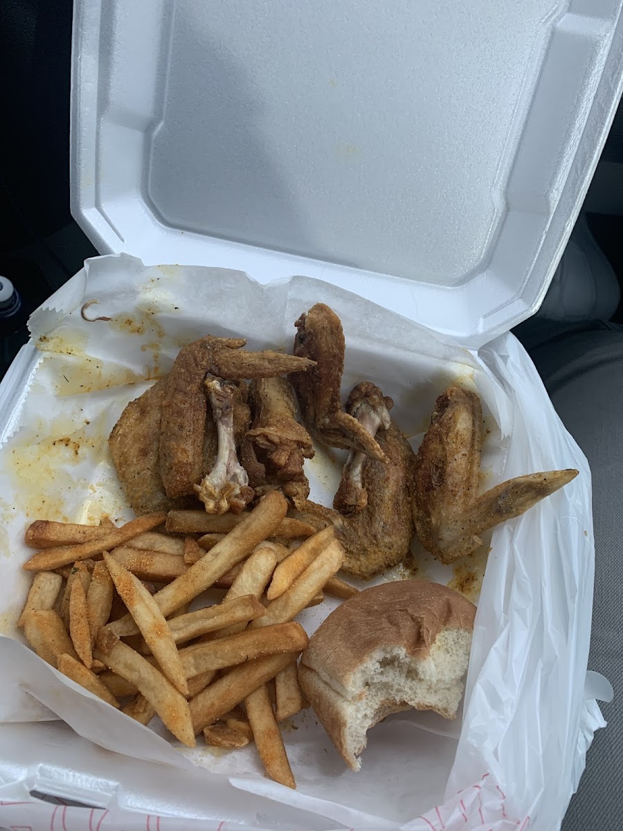Down South Wings & Grill - Photo 3