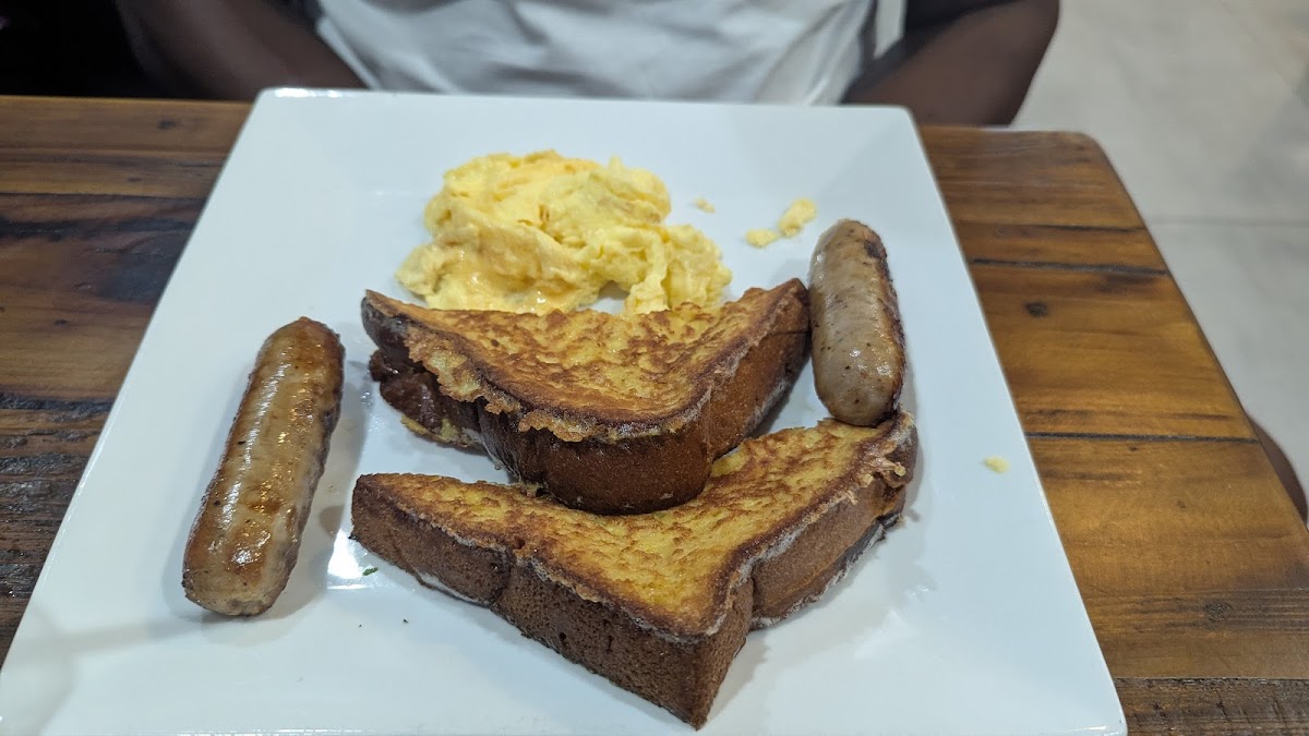 Lili's Cafe - Photo 3