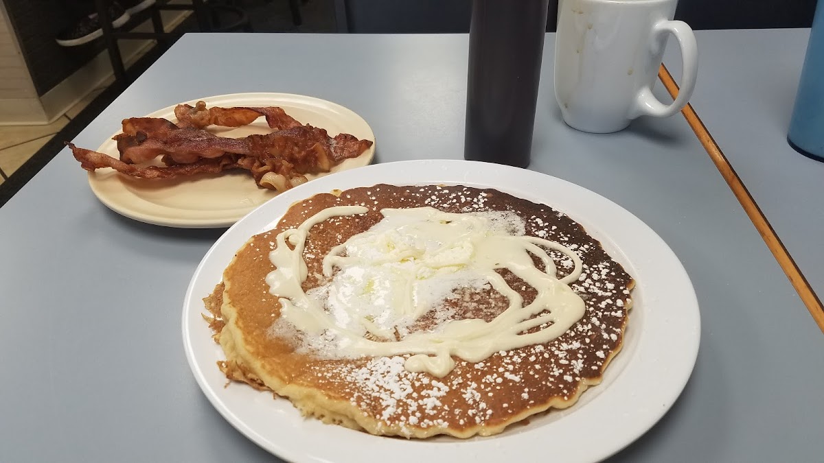Eggs & Moore - Photo 1