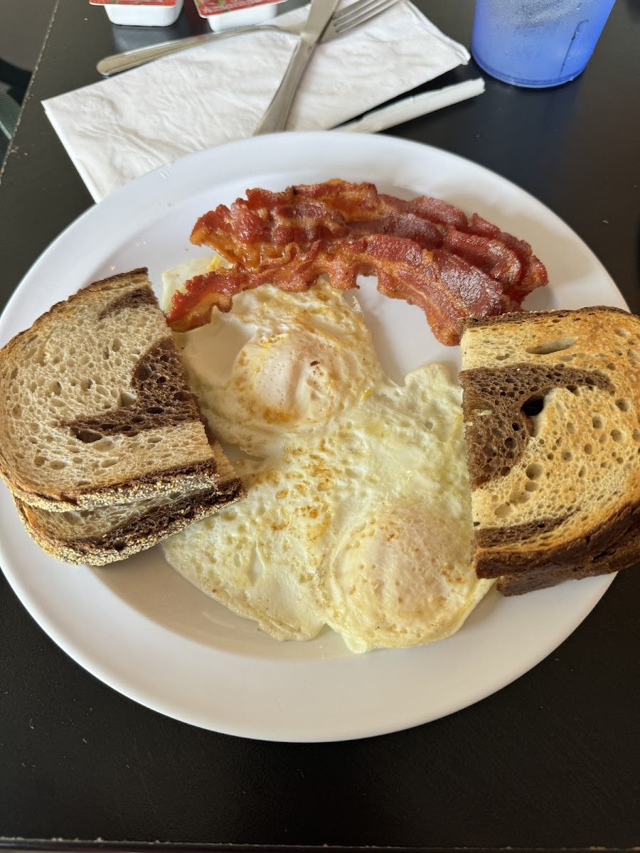 Eggs & Moore - Photo 6