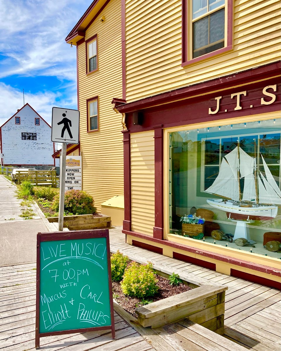 Skipper's Restaurant - Photo 1