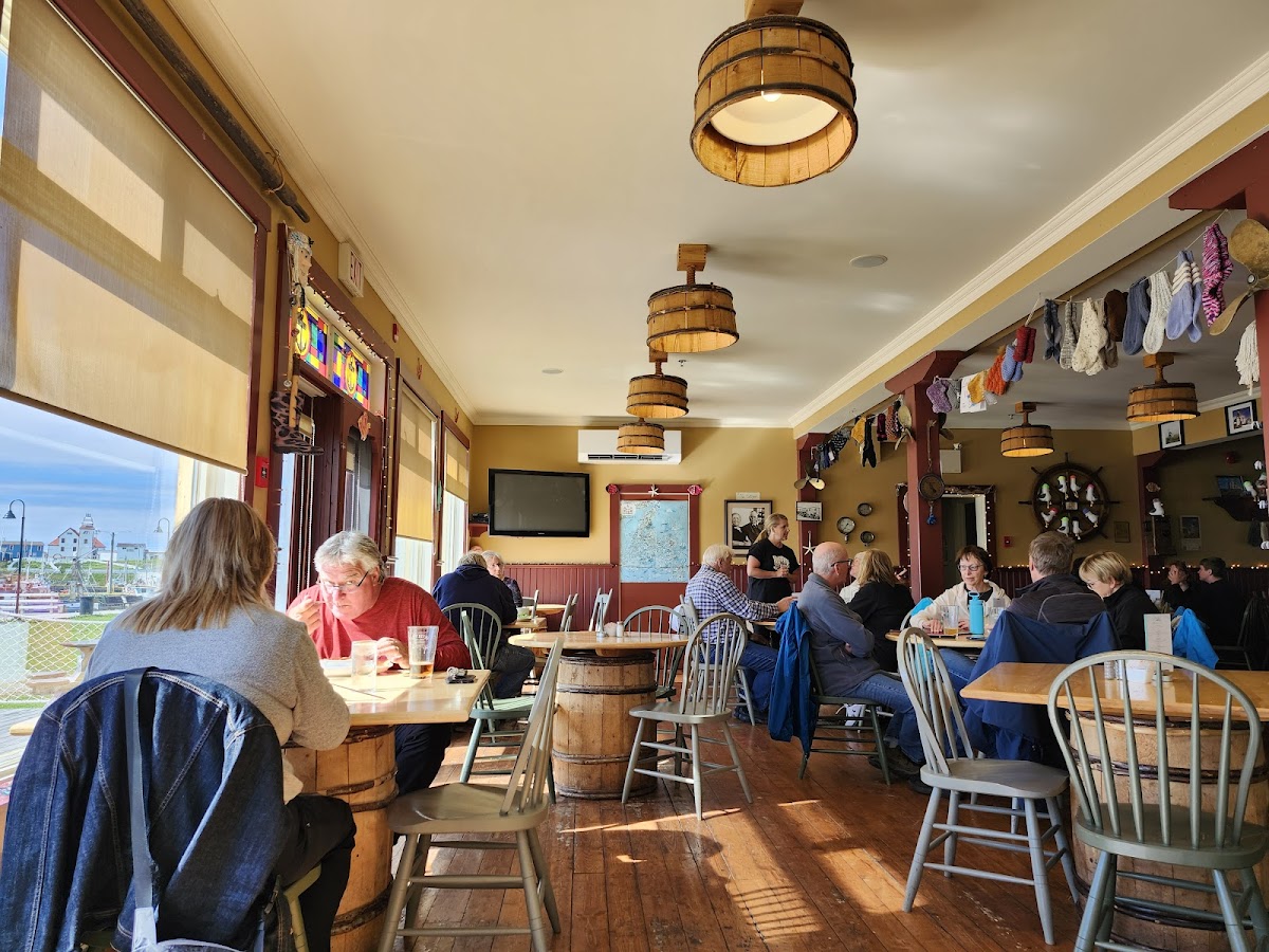 Skipper's Restaurant - Photo 2