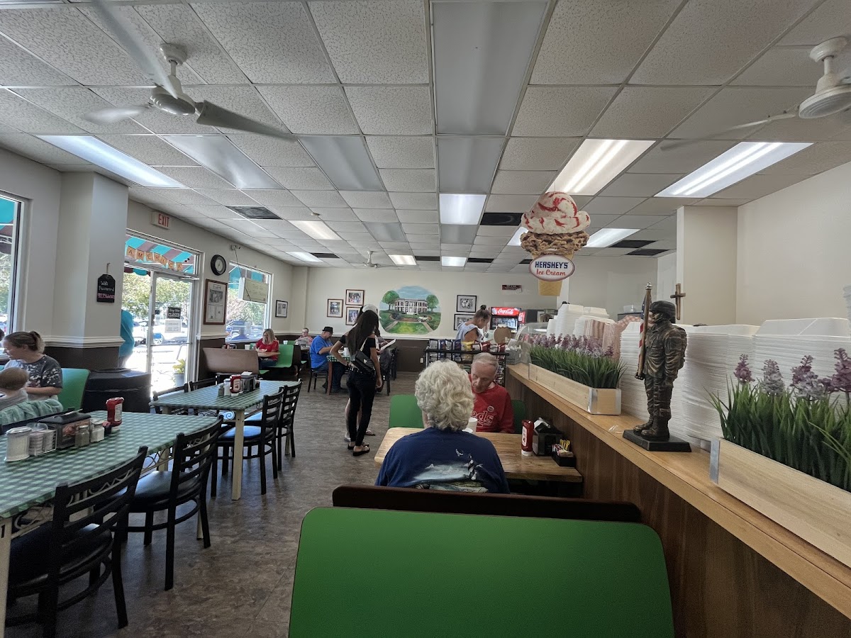 Plums Restaurant - Photo 3