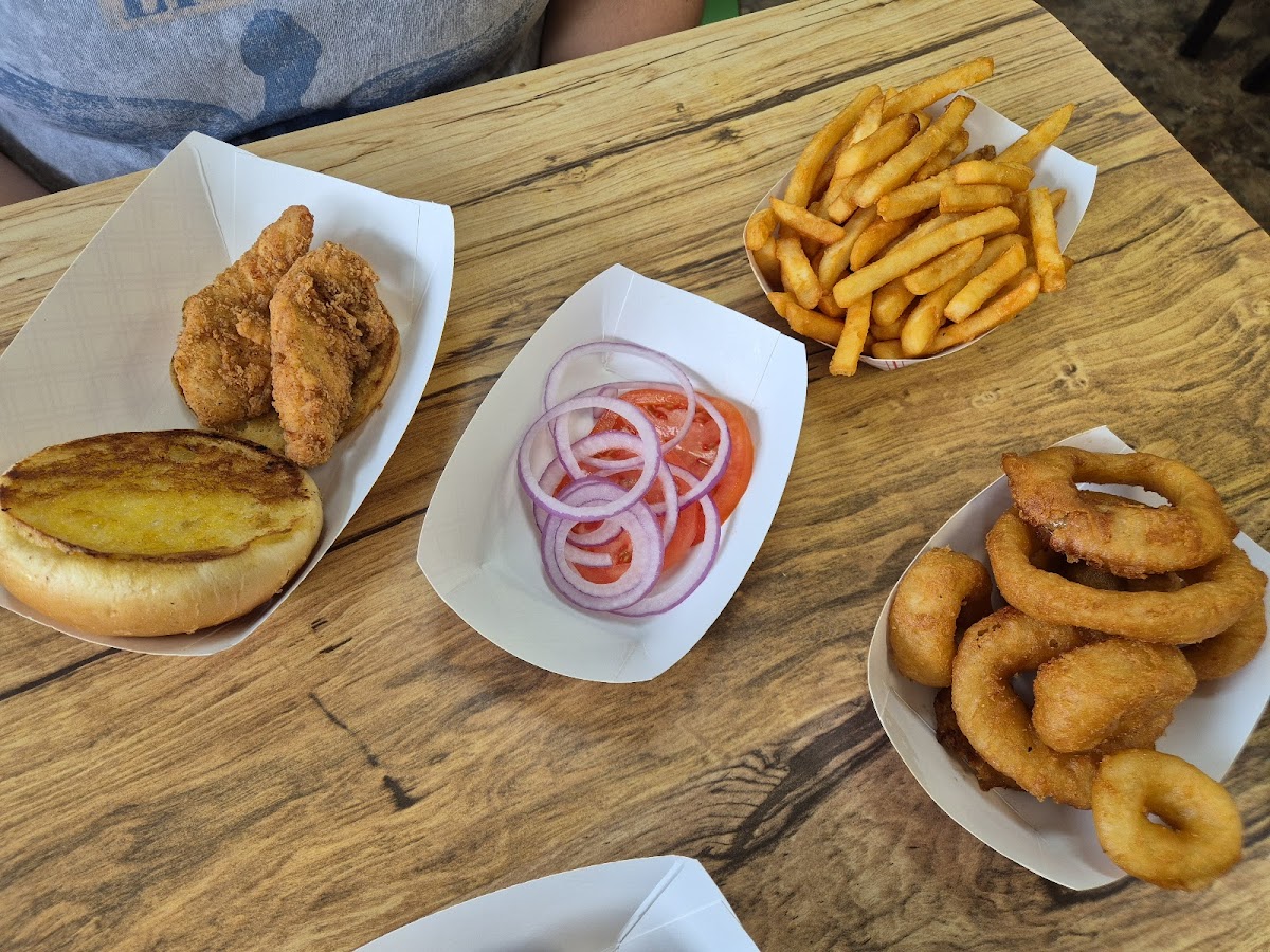 Plums Restaurant - Photo 4