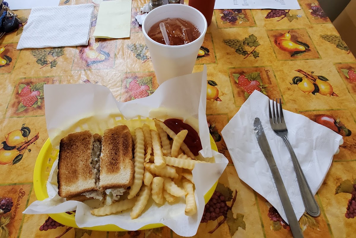 HWY DINER LLC - Photo 1