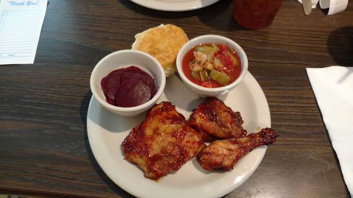 Dolly's Farmhouse Restaurant - Photo 7