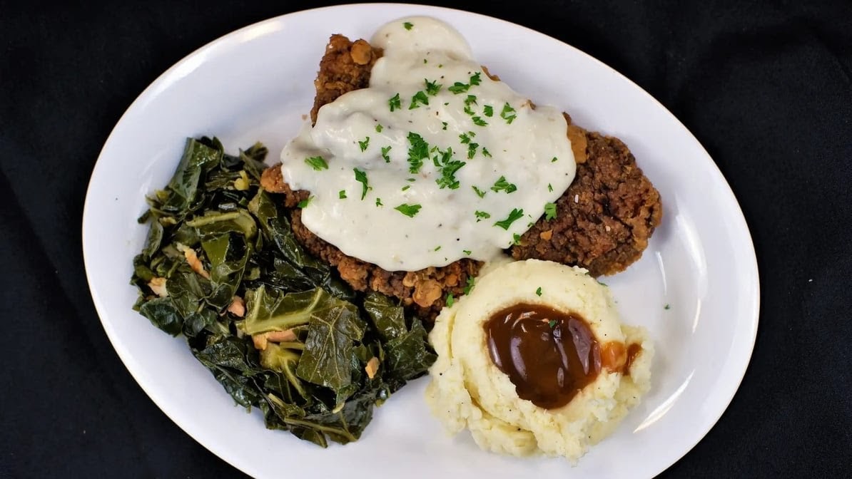 Dolly's Farmhouse Restaurant - Photo 8