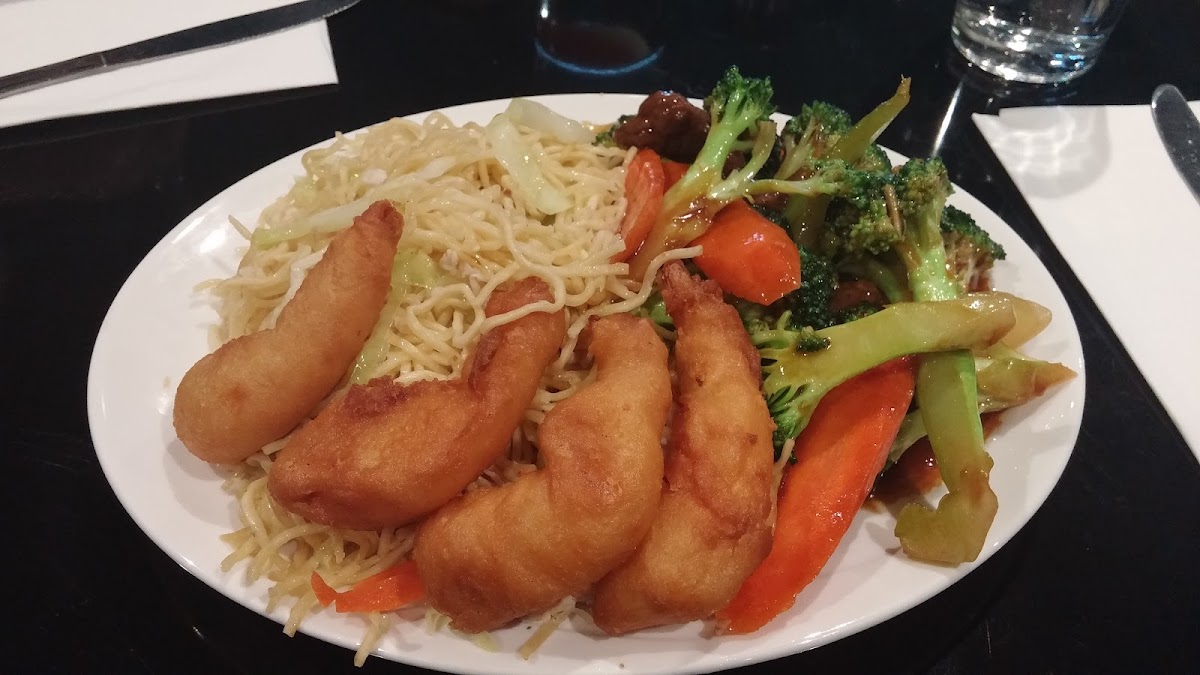 New Empress Chinese Cuisine - Photo 1