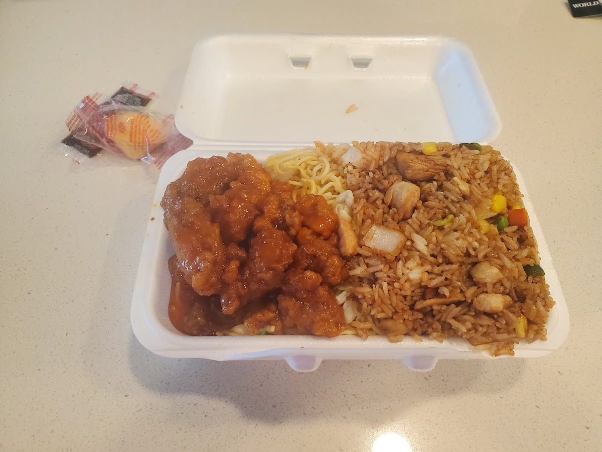 New Empress Chinese Cuisine - Photo 2