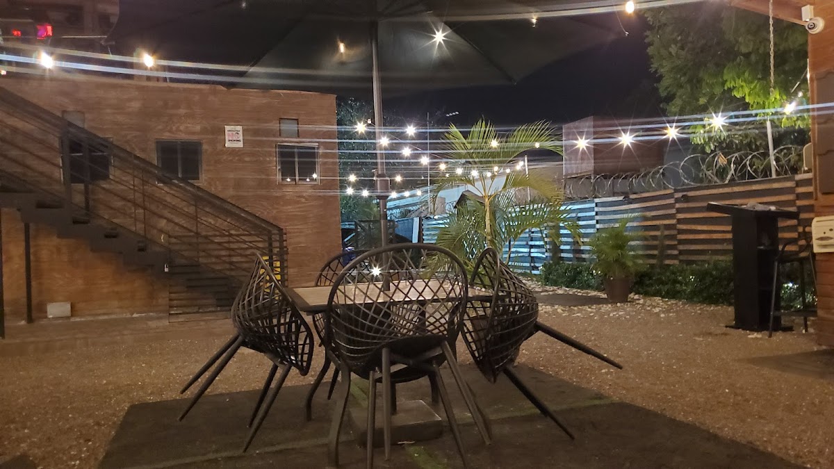 The Yard Bar and Grill
