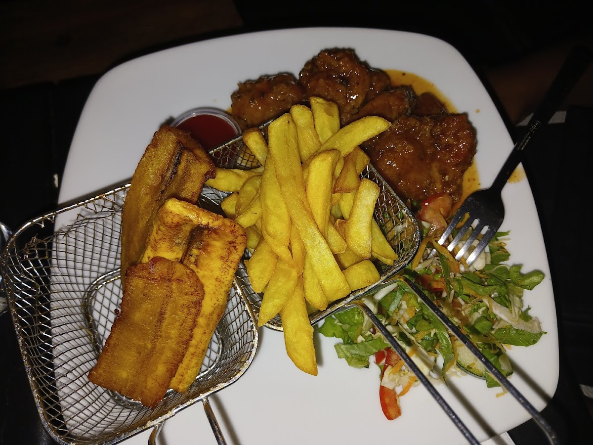 The Yard Bar and Grill - Photo 3
