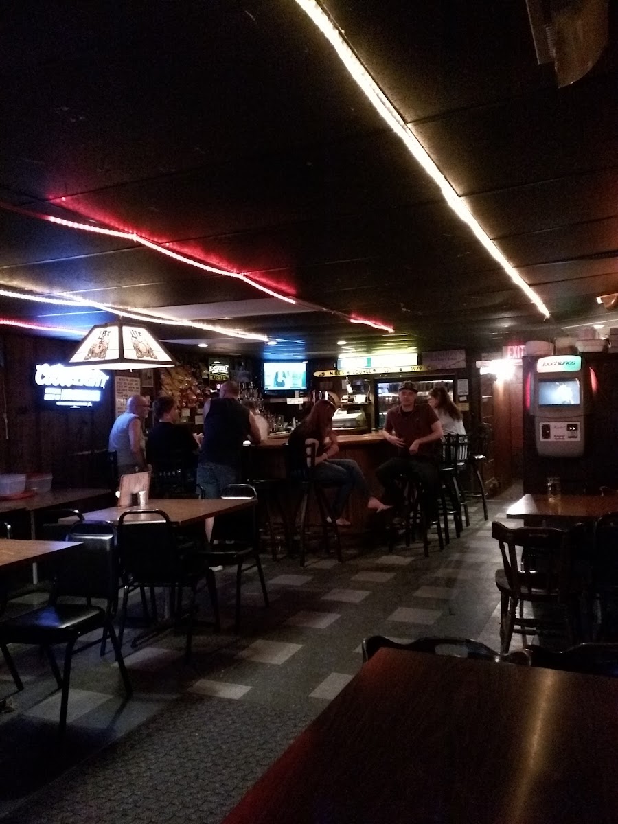 Mike's Lounge - Photo 1