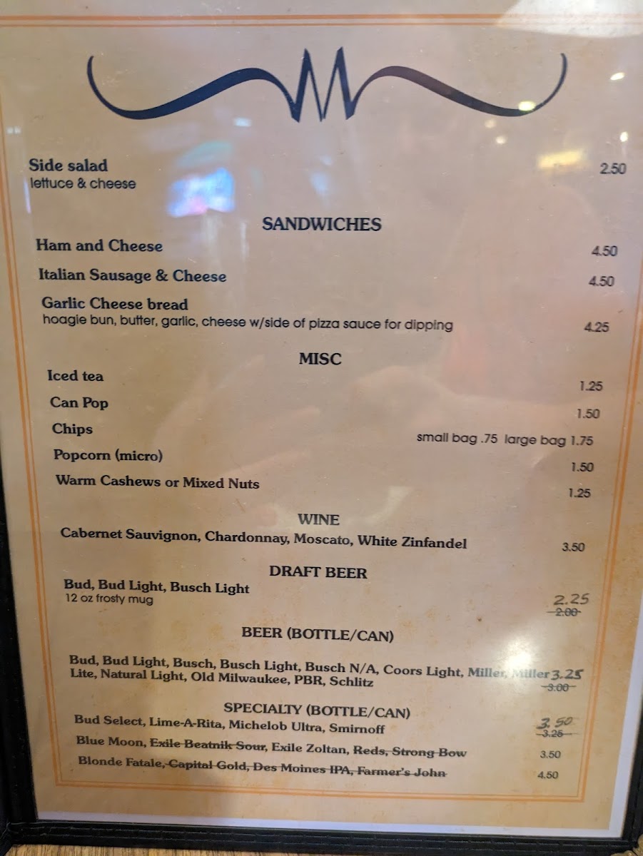 Mike's Lounge - Photo 4