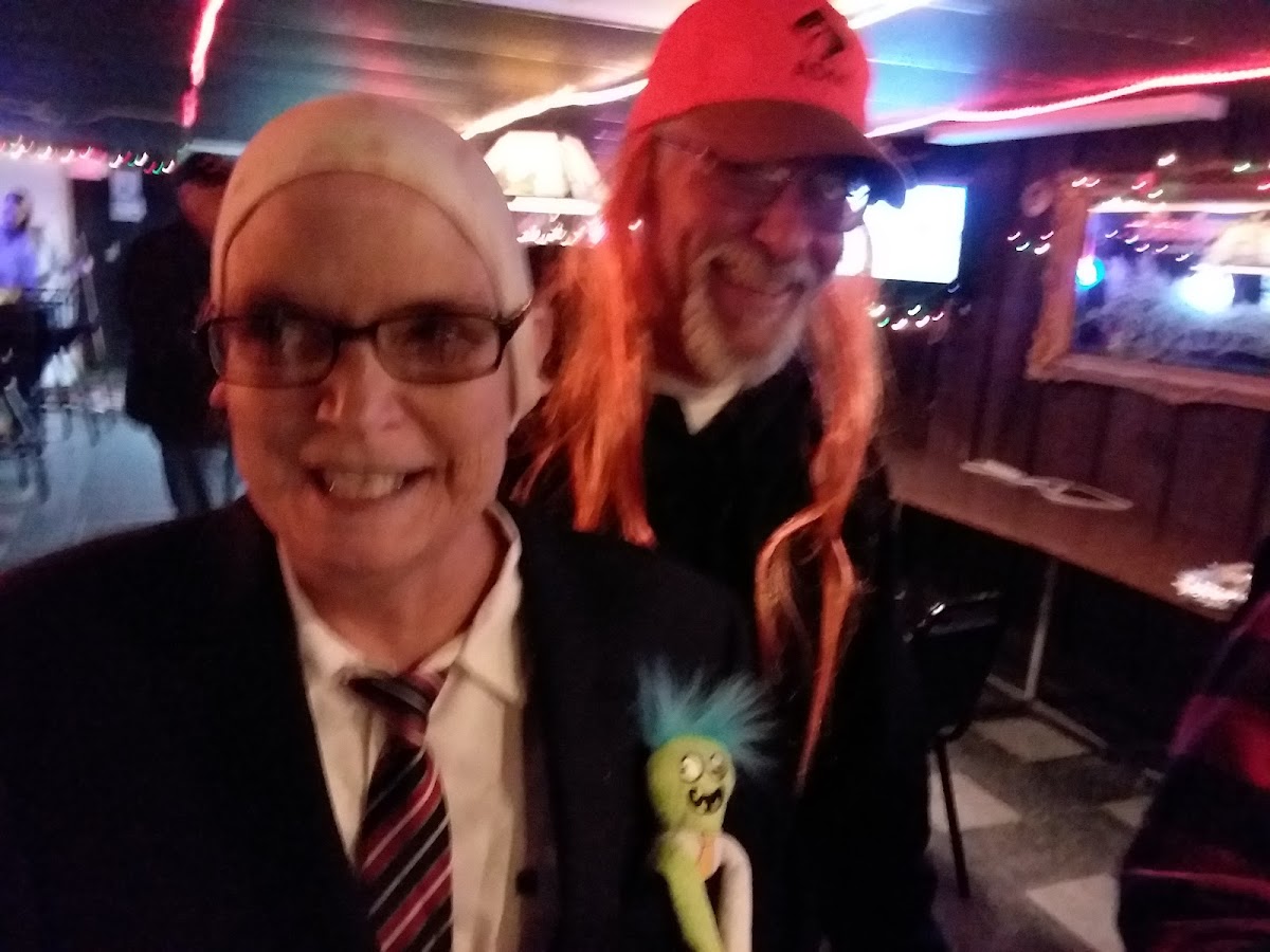Mike's Lounge - Photo 8