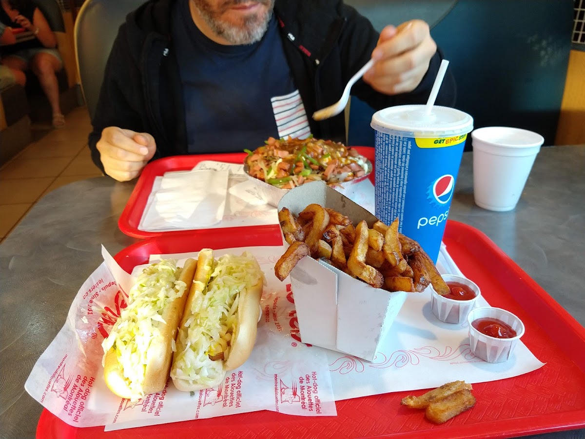 Poutinerie La Belle Province - Photo 1
