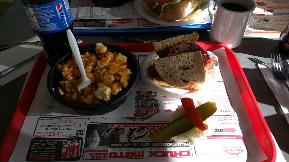 Poutinerie La Belle Province - Photo 3