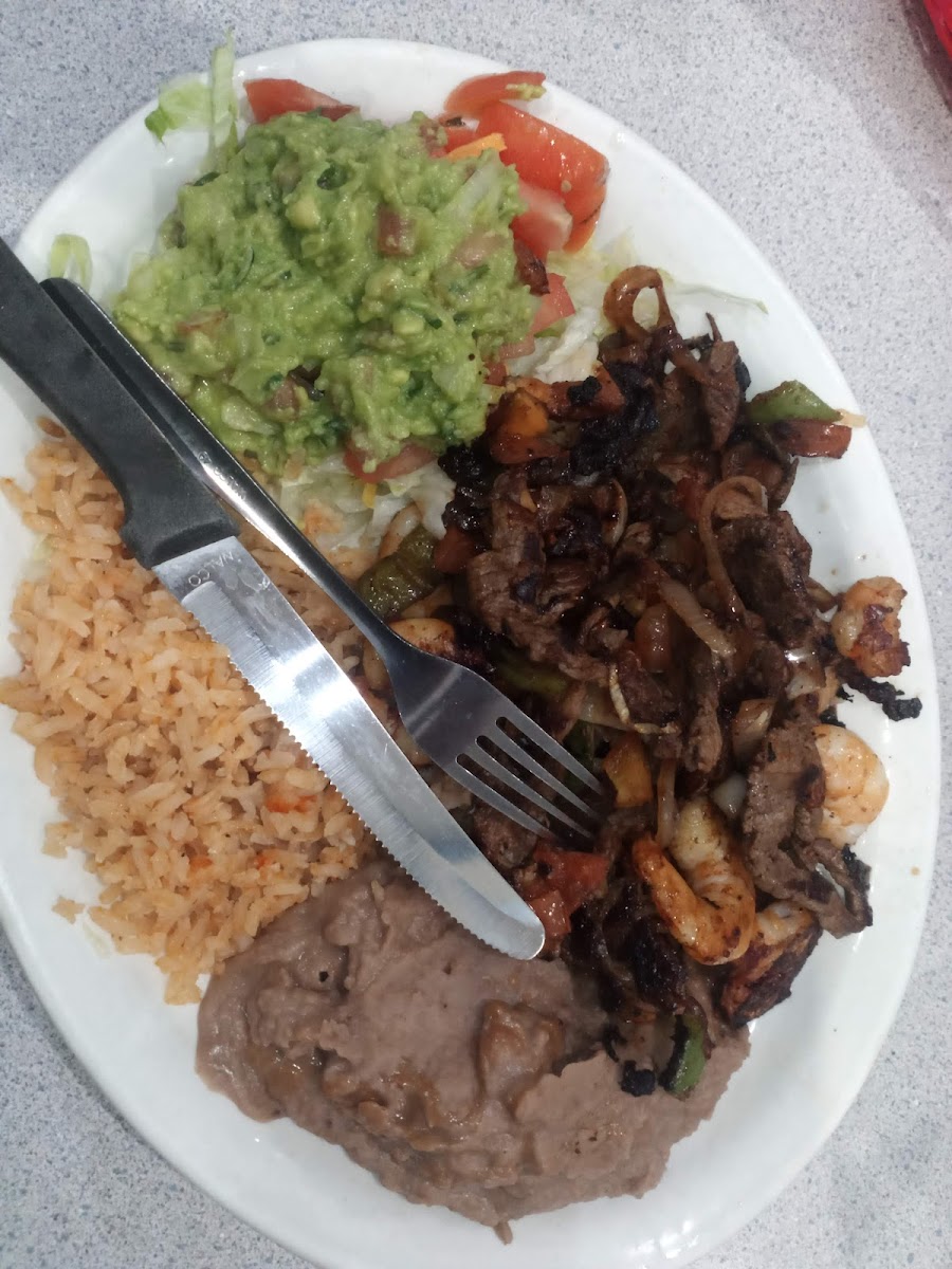 El Rinconcito Restaurant - Photo 4