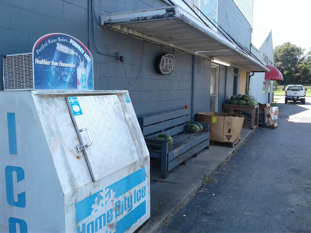 Clowers Corner Market - Photo 2